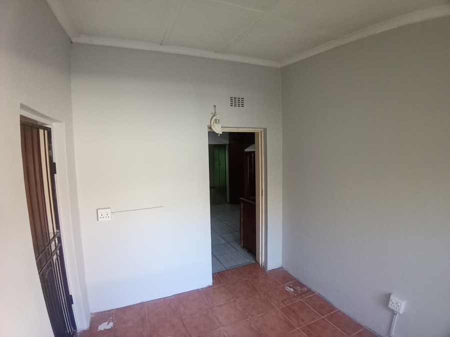 5 Bedroom Property for Sale in Protea Park North West